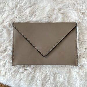 BAEKGAARD Leather Envelope in Taupe